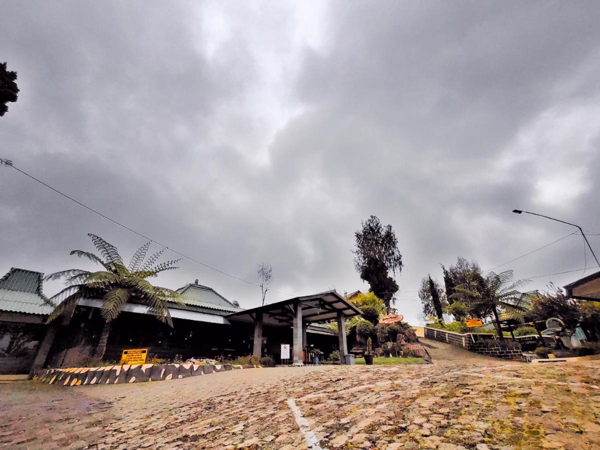 Bromo Permai 1 Hotel Exterior foto